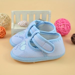Soft-Soled Fabric Shoes with a Heart Design