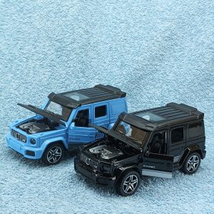 Collectible SUV Model Off-Road Vehicle Alloy Material Pull Back Function Boy Toy Gift, The Main Driver And Passenger Seats Can Open The Front Hood And Trunk Can Be Opened, a Gift for Children Is Very Suitable