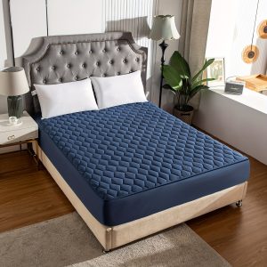 1pc Quilted Mattress Protector (Without Pillowcase And Core), Soft Comfortable Solid Color Bedding Mattress Cover, for Bedroom, Guest Room, with Deep Pocket, Fitted Bed Sheet Only