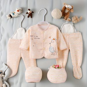 Baby Newborn Spring & Summer 5pcs Set, 0-3 Months Baby Outfit, Random Cute Cartoon Designs, Machine Washable, 1 Top, 2 Pants, Hat, Bib, Perfect for Outdoor, The Best Gift for Newborns and Pregnant Moms, Perfect for Outdoor