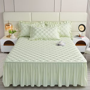 Thickened Lace Pillowcases in a Set of Two. Made from Soft And Breathable Fabric. Features Quilted Craftsmanship And Lace Decoration. Suitable for Decorating Bedrooms And Dorms, Usable in All Seasons. Available in Multiple Colors