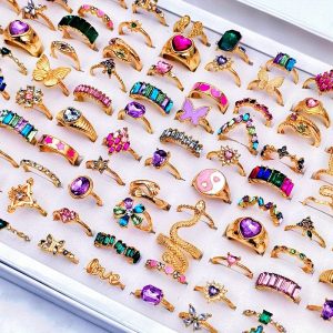 Wholesale 20pcs/Pack Women'S Fashion Stacked Ring Golden Color Alloy Material Men And Women'S Ring Size 15Mm-19Mm Mixed Love Butterfly Animal Snake Heart Diverse Design Suitable for Party Gifts Charm Finger Rings Set No Box
